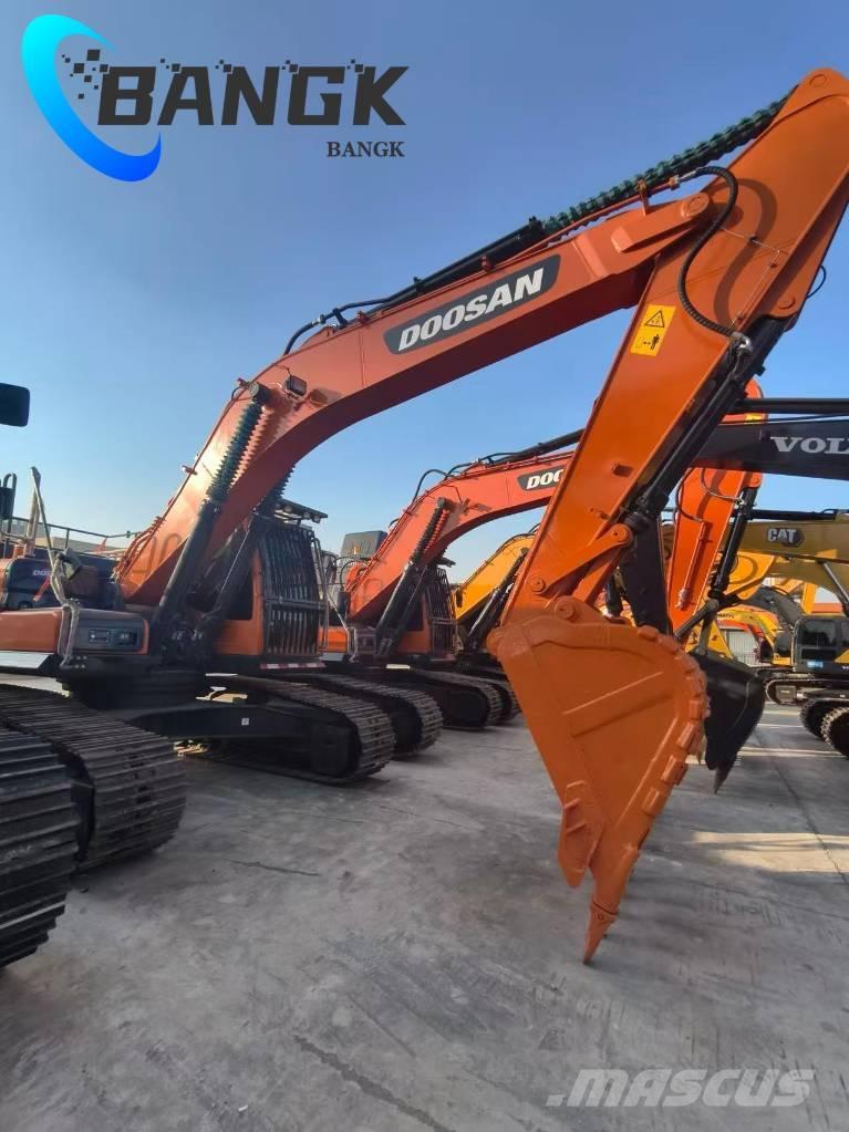 Doosan DX 300 LC 履带挖掘机