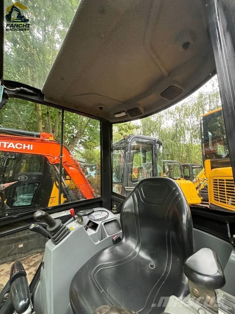  Bobcta E20 小型挖掘机