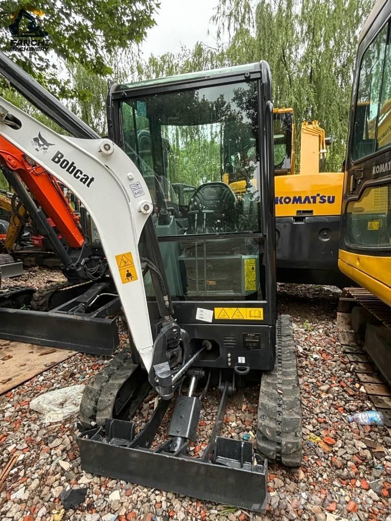  Bobcta E20 小型挖掘机
