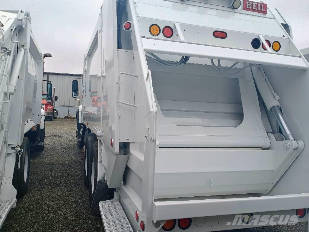 International SF667 垃圾车