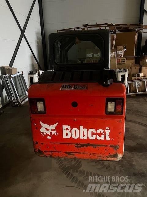 Bobcat S 100 滑移装载机
