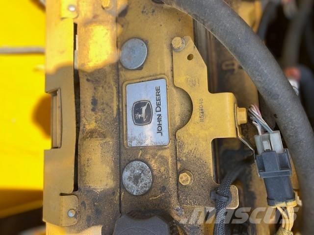 John Deere 210 GLC 履带挖掘机