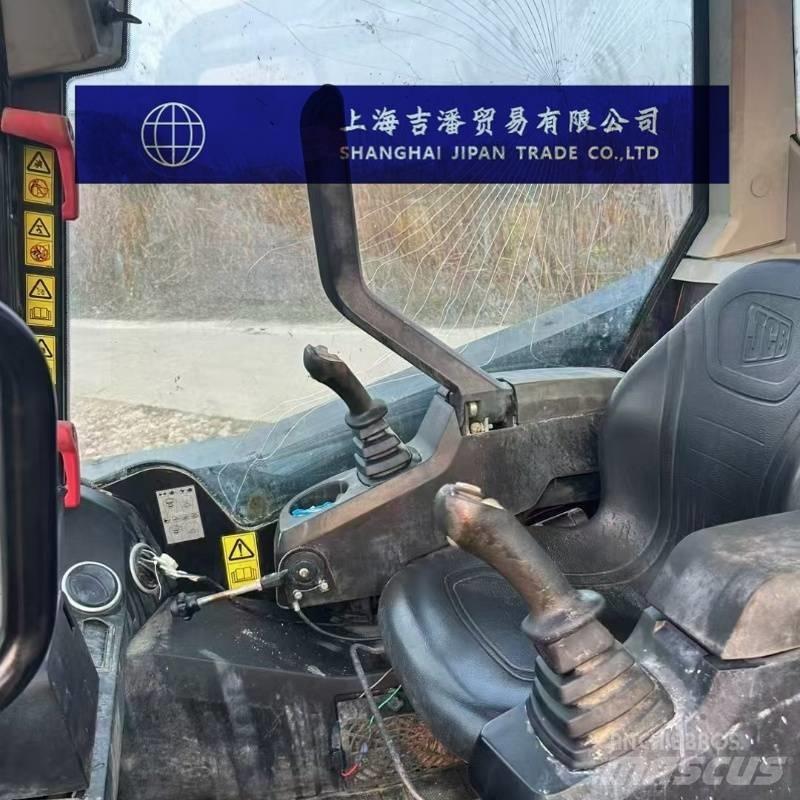 JCB 155 滑移装载机