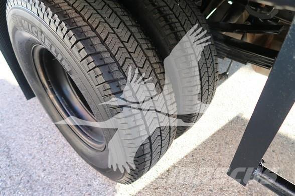 RAM 3500 HD 平板栏板货车