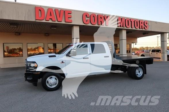 RAM 3500 HD 平板栏板货车