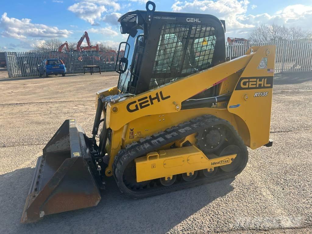 Gehl RT135 滑移装载机