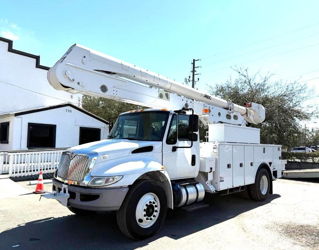 International 4300 车载式高空作业车