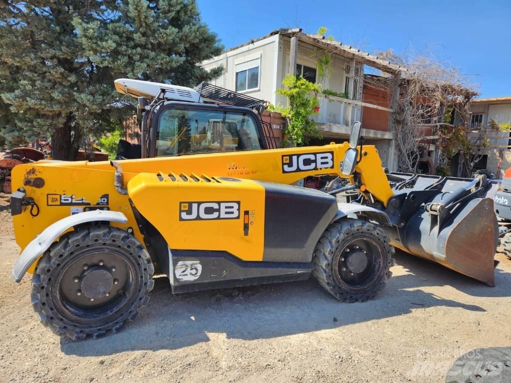 JCB 525-60 伸缩臂叉装车|叉装车