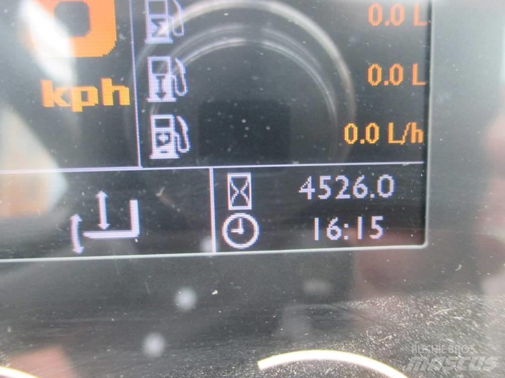 JCB 525-60 伸缩臂叉装车|叉装车