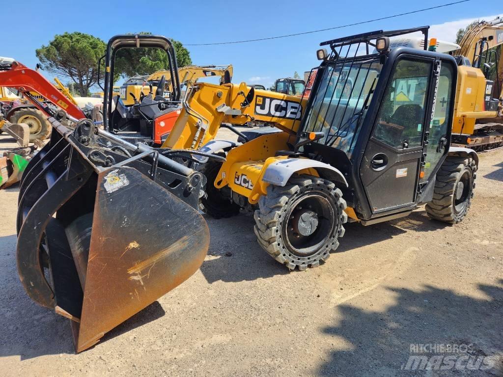 JCB 525-60 伸缩臂叉装车|叉装车