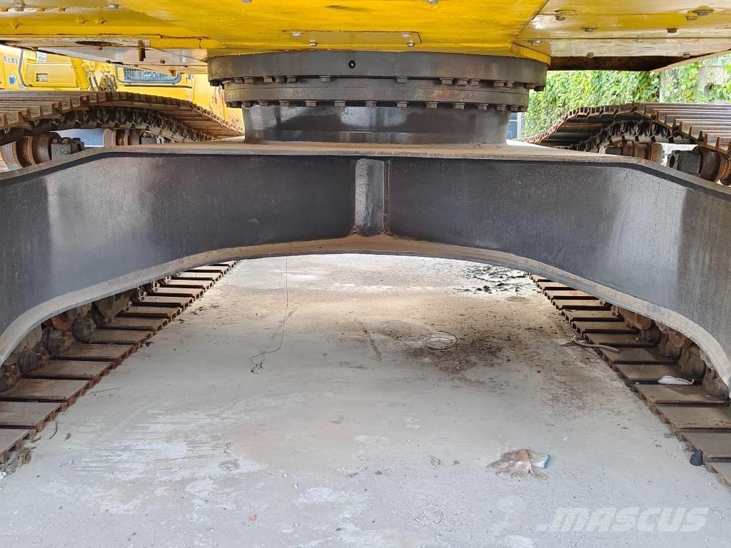 Komatsu PC 220-7 履带挖掘机