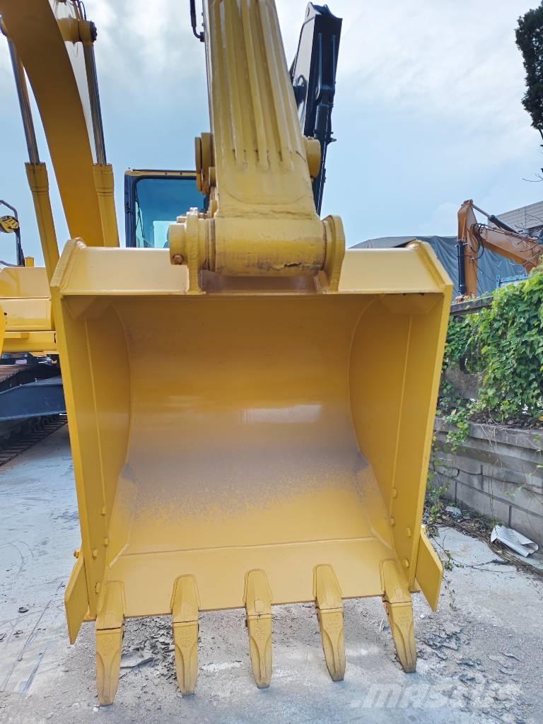Komatsu PC 220-7 履带挖掘机