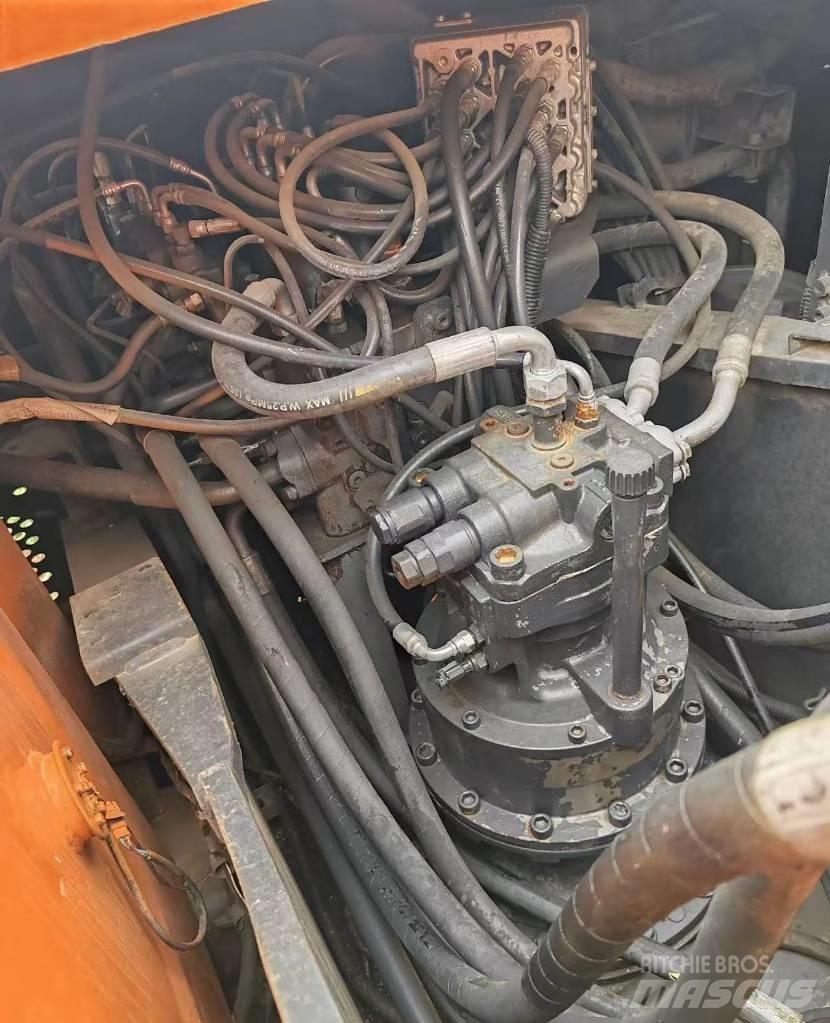 Hitachi Zaxis 200 LC 中型挖掘机