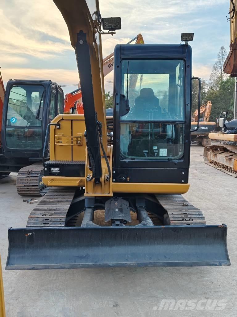 CAT 305.5 小型挖掘机