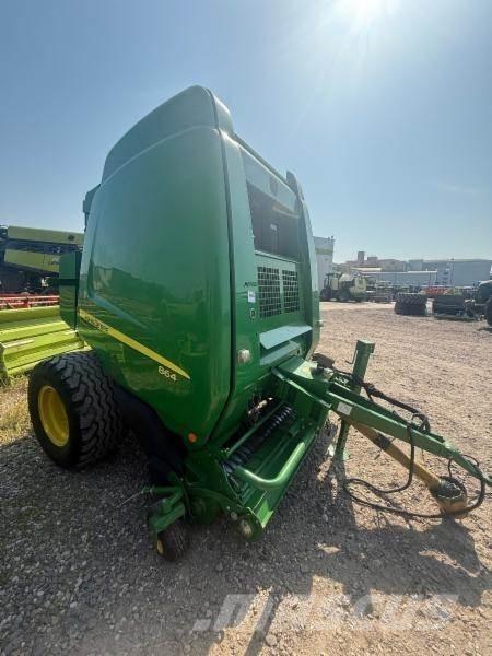 John Deere 864 圆捆打捆机