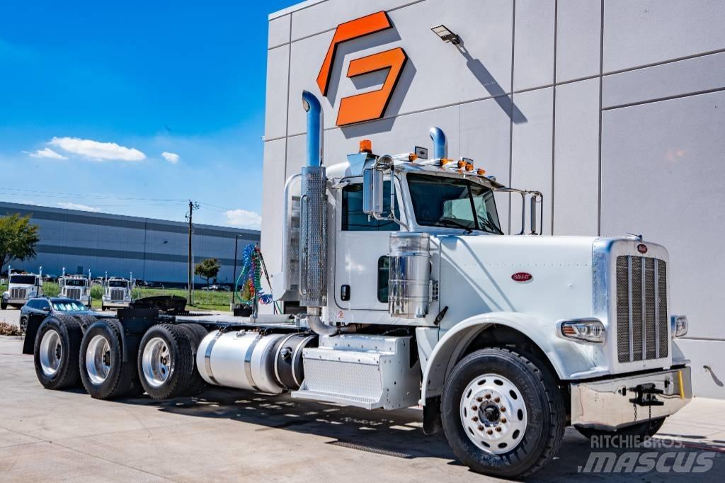 Peterbilt 388 牵引车