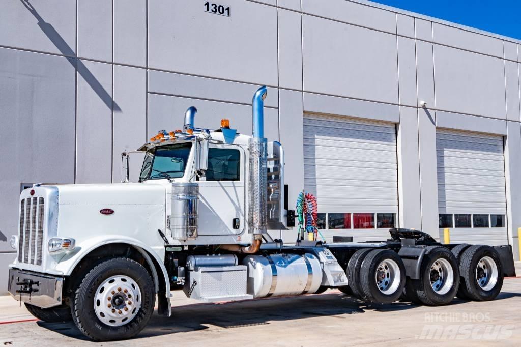 Peterbilt 388 牵引车