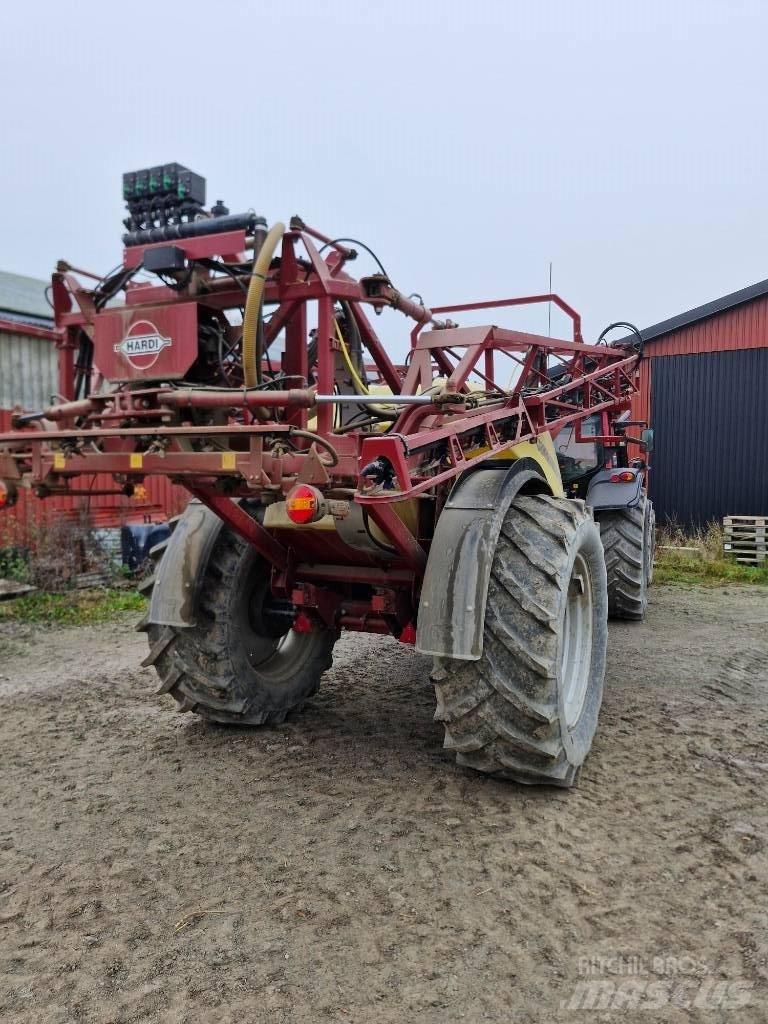 Hardi Commander 3200 牵引式喷雾机