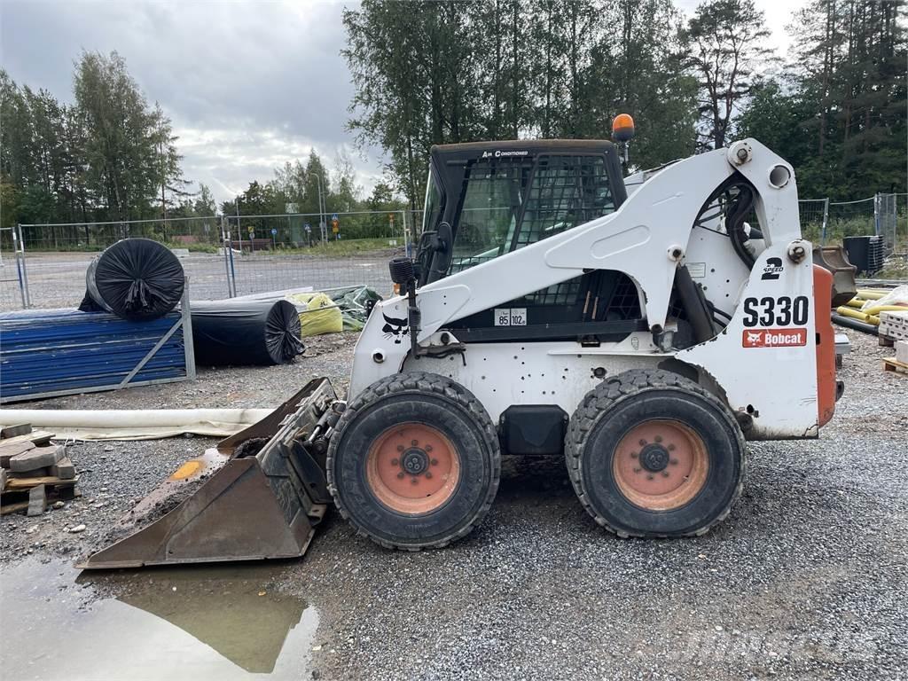 Bobcat S330 滑移装载机