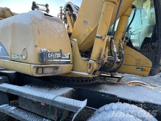 CAT M 322 C MH 轮式挖掘机