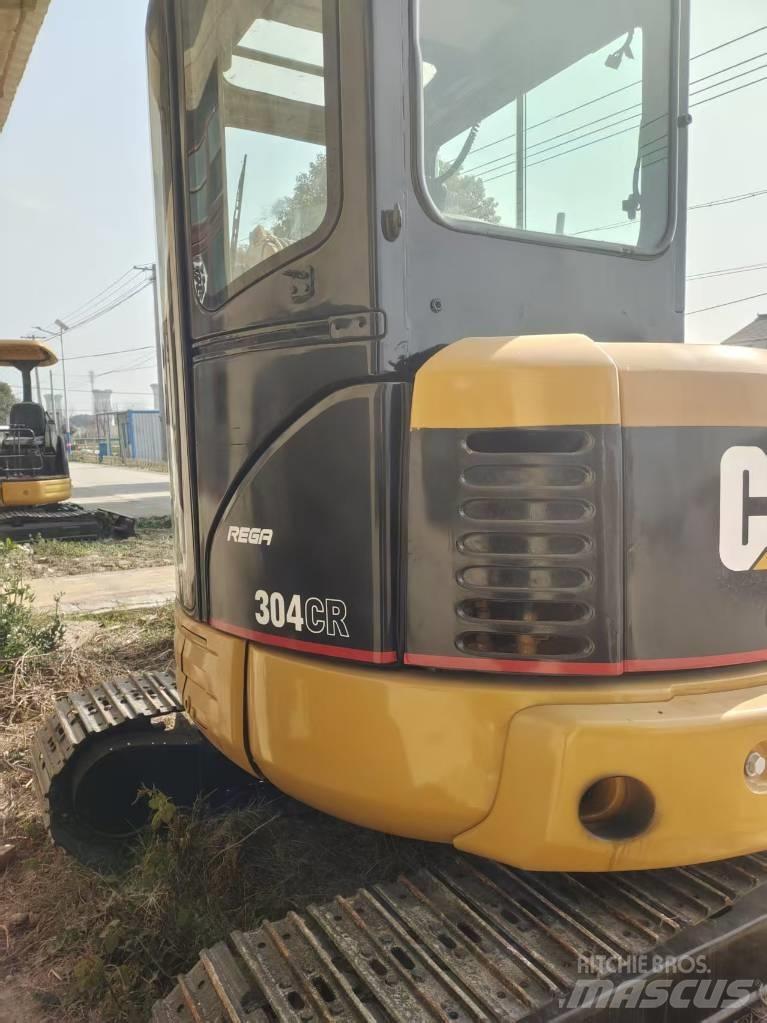 CAT 304 CR 小型挖掘机