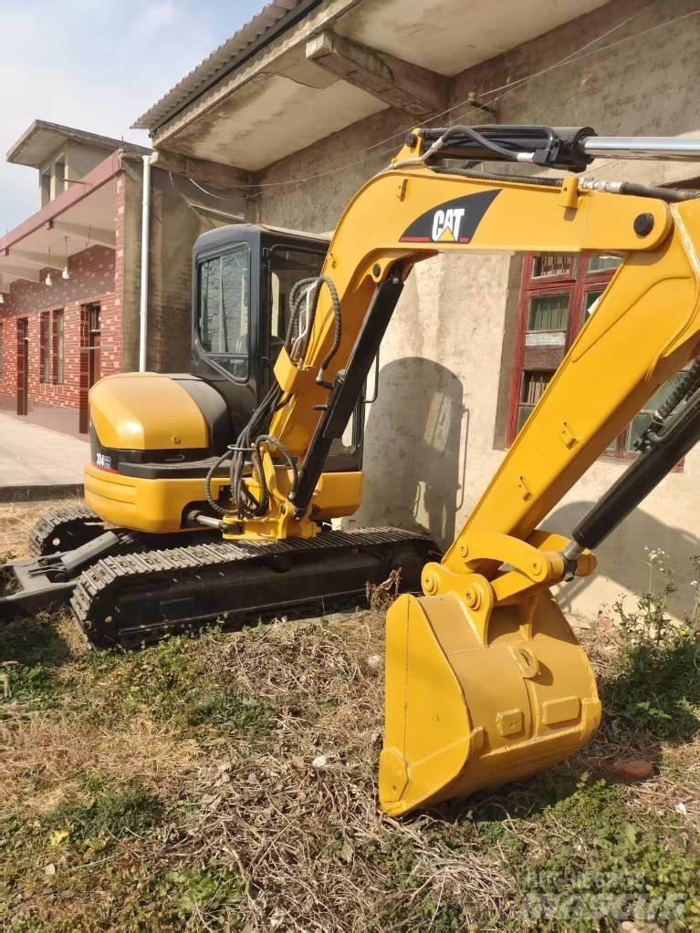 CAT 304 CR 小型挖掘机