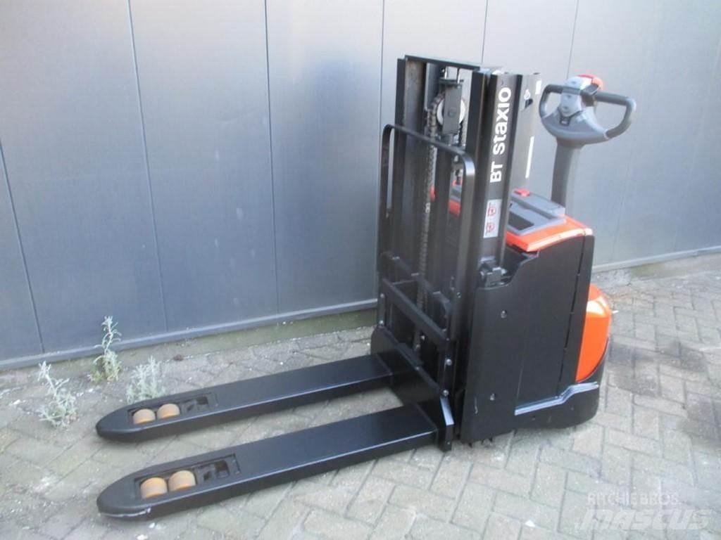 BT SWE 200D 手推堆垛车