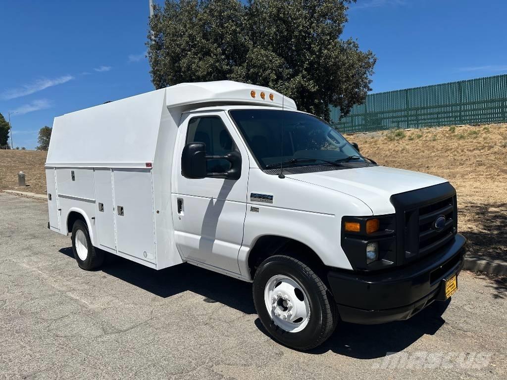 Ford Econoline E-350 皮卡车