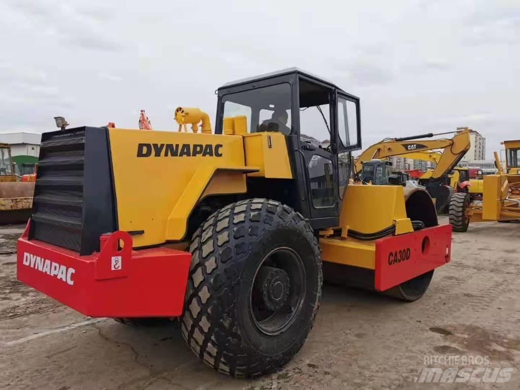 Dynapac CA 30 D 单轮压路机