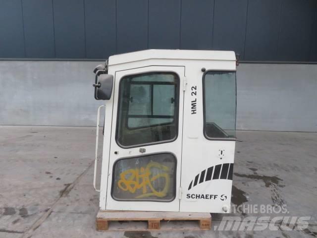 Schaeff HML 22 驾驶室与内部