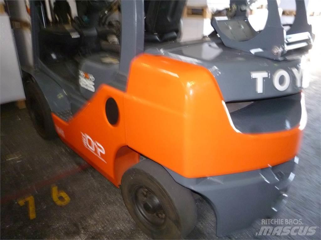 Toyota 02-8FGF25 天然气叉车