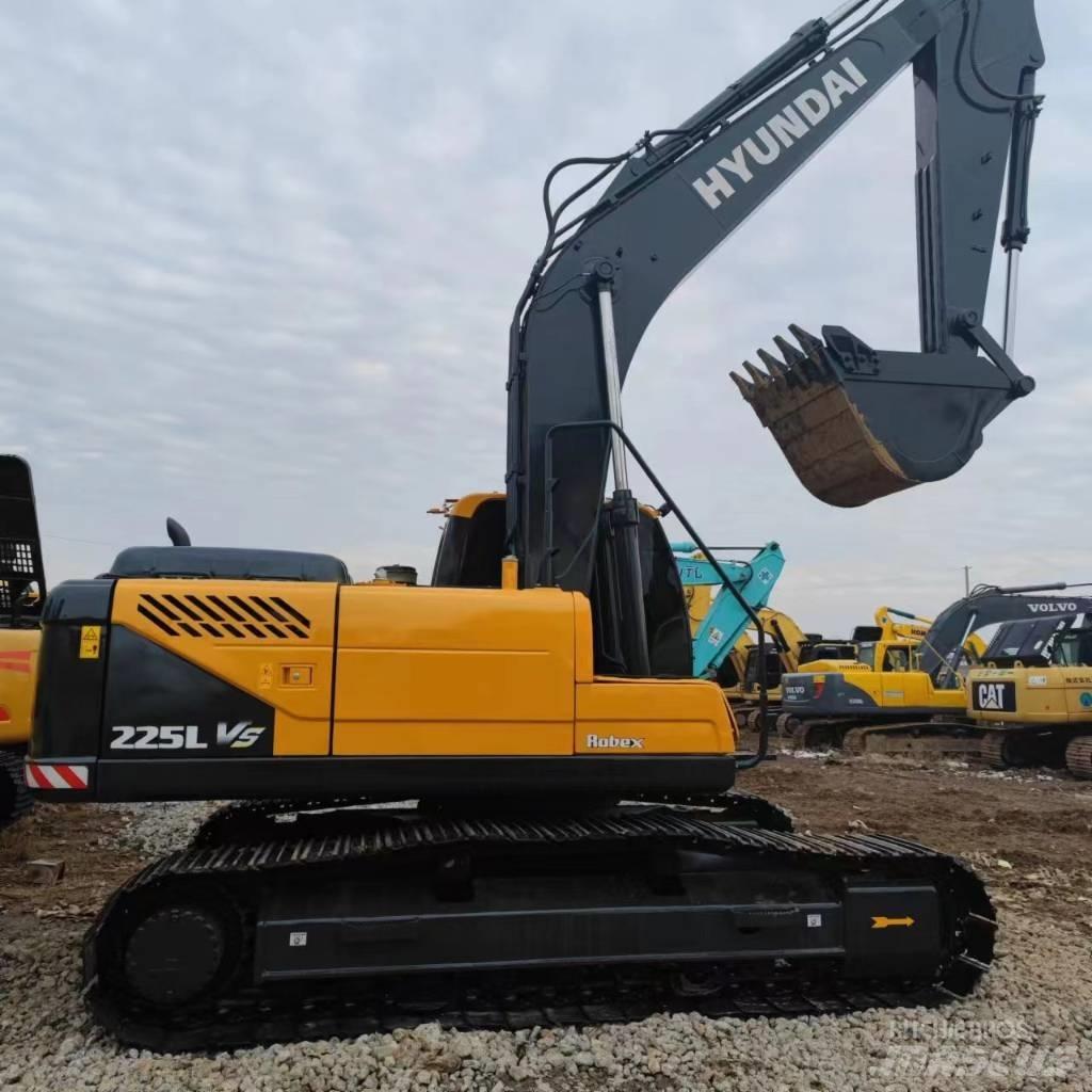 Hyundai 225VS 履带挖掘机