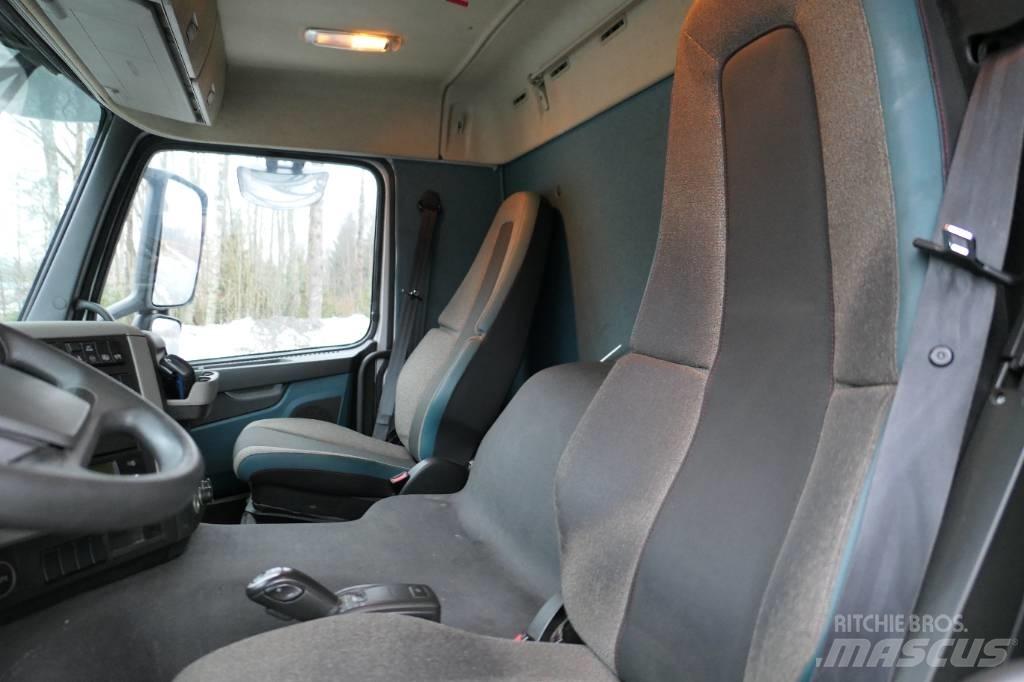 Volvo FM330 4x2 冷藏车