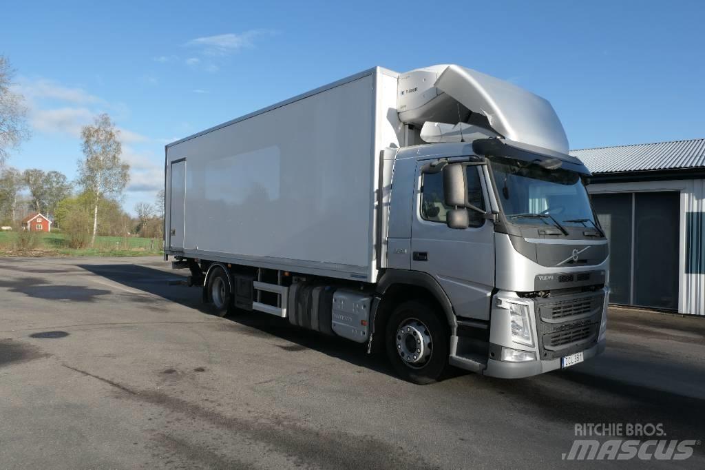Volvo FM330 4x2 冷藏车