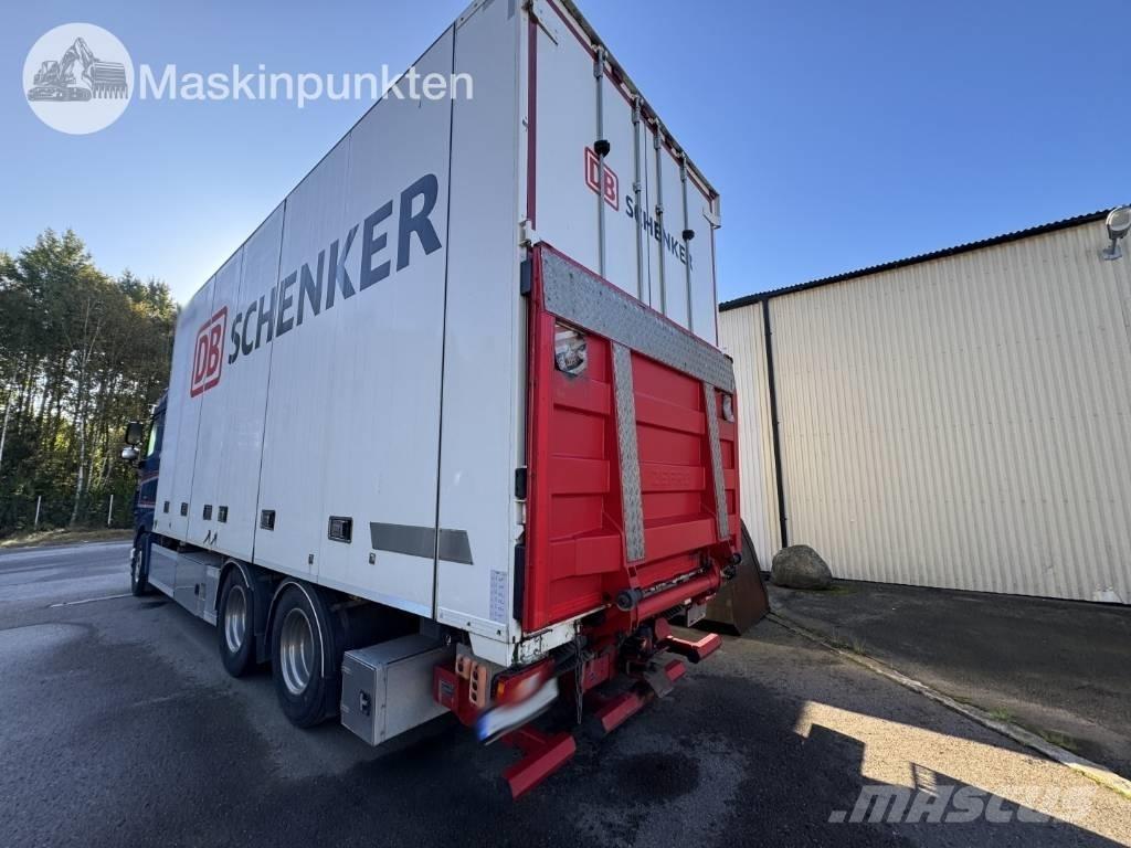 DAF FAS XF530Z 厢式货车