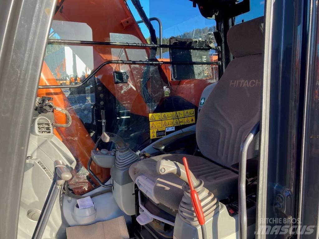Hitachi ZX225USLC-5 履带挖掘机