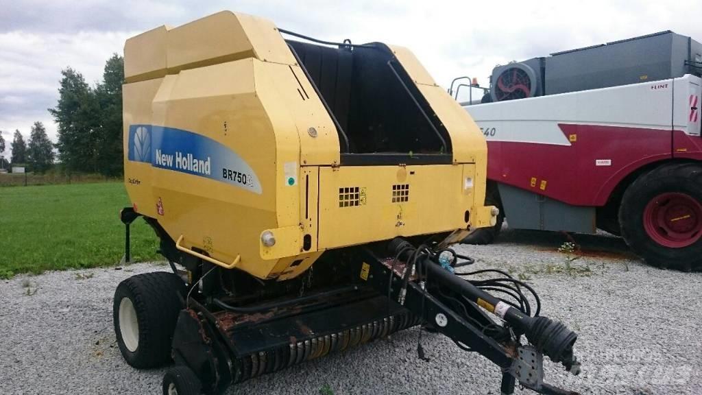 New Holland BR750A 圆捆打捆机
