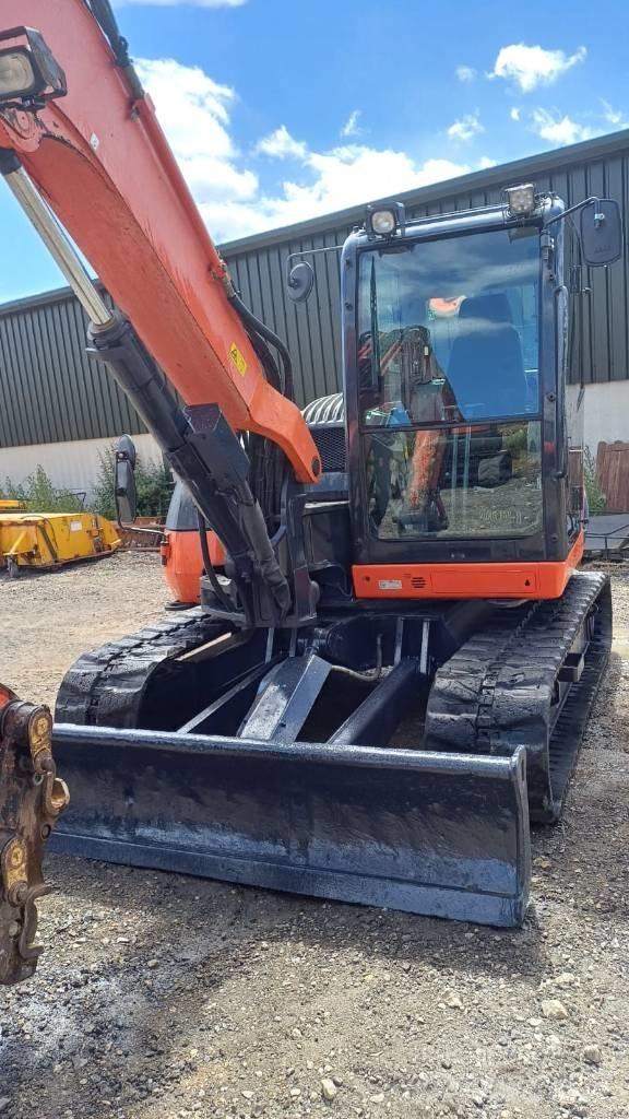 Kubota KX 080-4 中型挖掘机