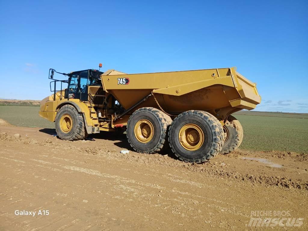 CAT 745 铰接式自卸车