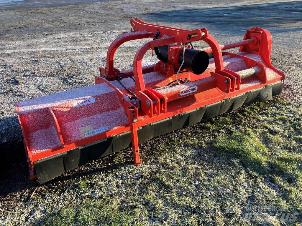 Maschio bufalo 300 牧场割草机和切顶器