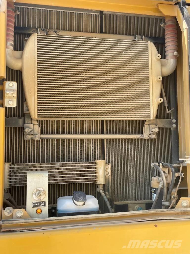 CAT 330 FLN 履带挖掘机