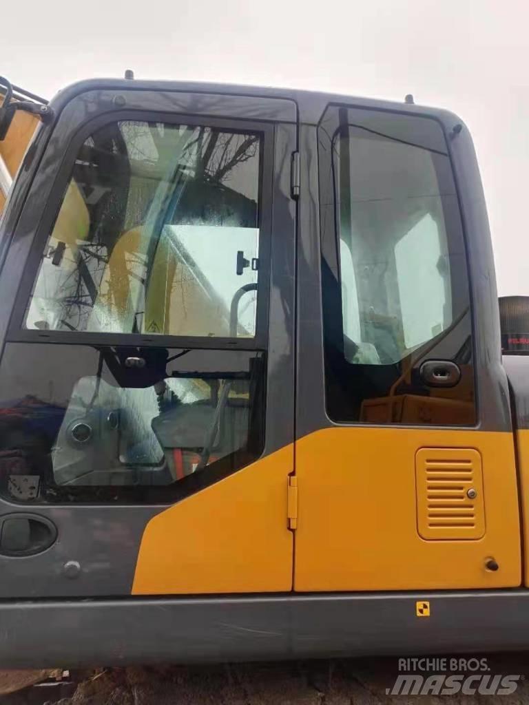 XCMG XE200DA 履带挖掘机