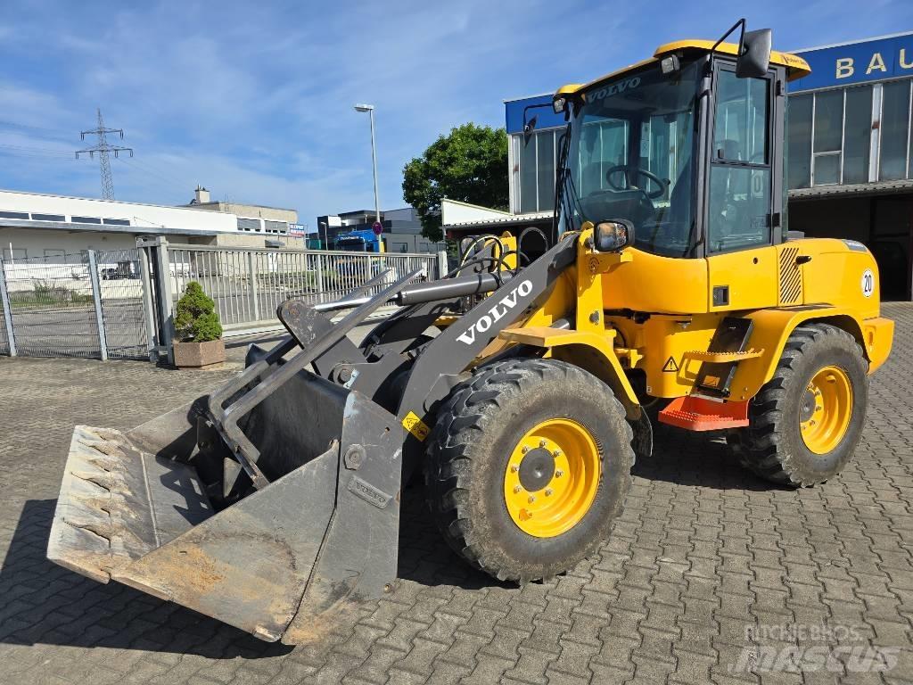Volvo L 30 G 轮式装载机