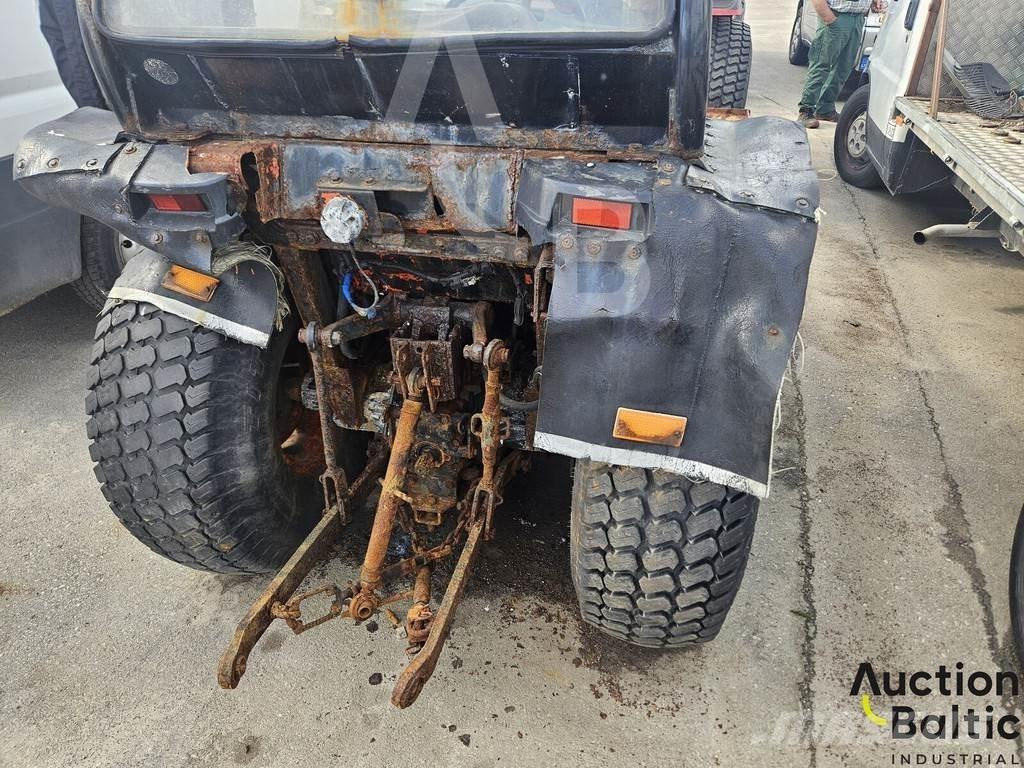 Kubota STV 32 拖拉机/农用车