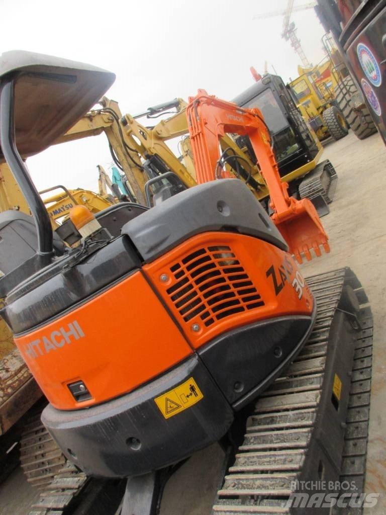 Hitachi ZX 30 U 小型挖掘机