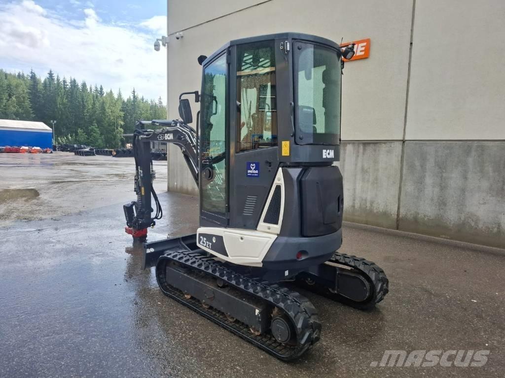 ECM 25 ZT 小型挖掘机