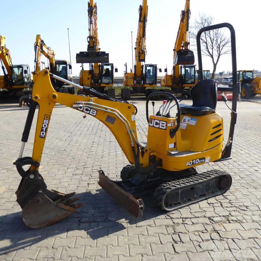 JCB 8010 CTS 小型挖掘机