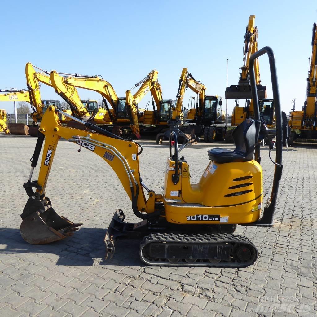 JCB 8010 CTS 小型挖掘机