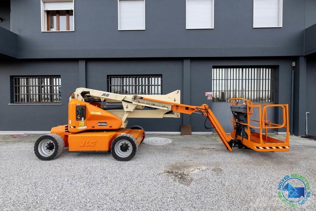 JLG M450AJ 曲臂高空工作平台