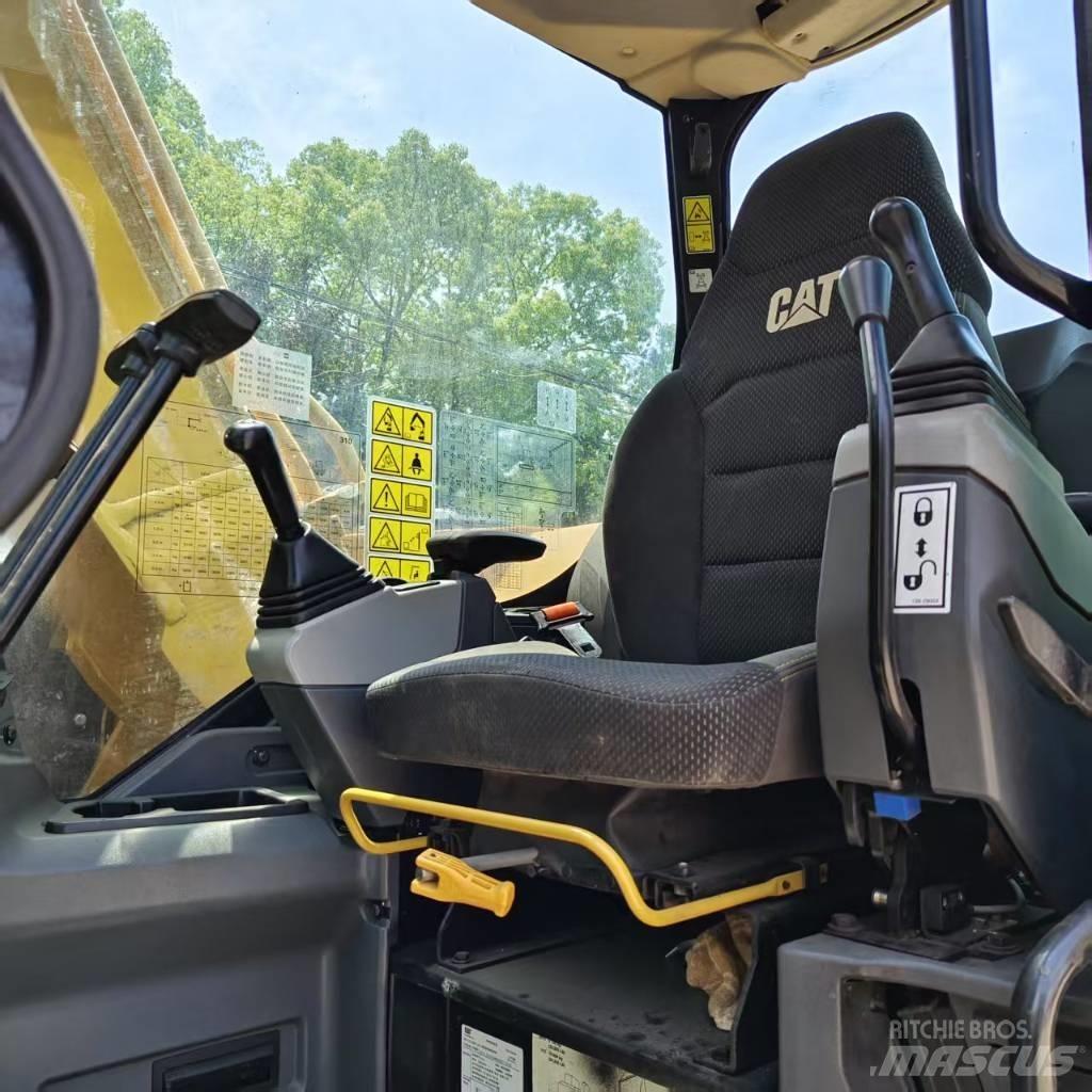 CAT 310 履带挖掘机